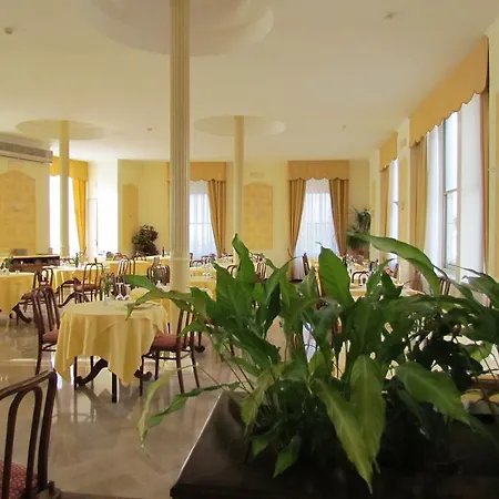 מלון Europa Palace 5*